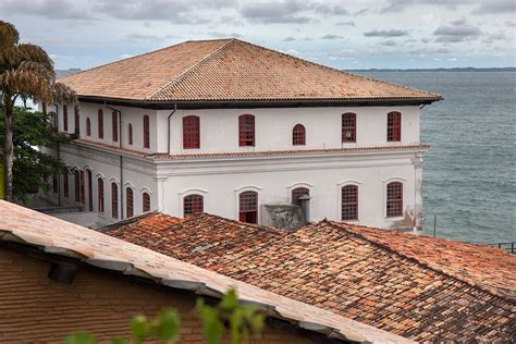 ¡El Museu de Arte Moderna da Bahia: Explorando la Belleza Contemporánea en un Entorno Colonial!